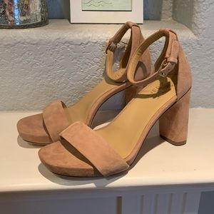 Naturalizer Blush/Tan Suede Heels Size 6